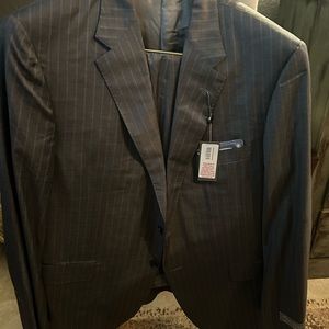 Daniel Cremieux, 46R 41W, gray with light blue pin stripes